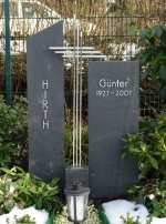 D-Stelen mit Edelstahlkreuz